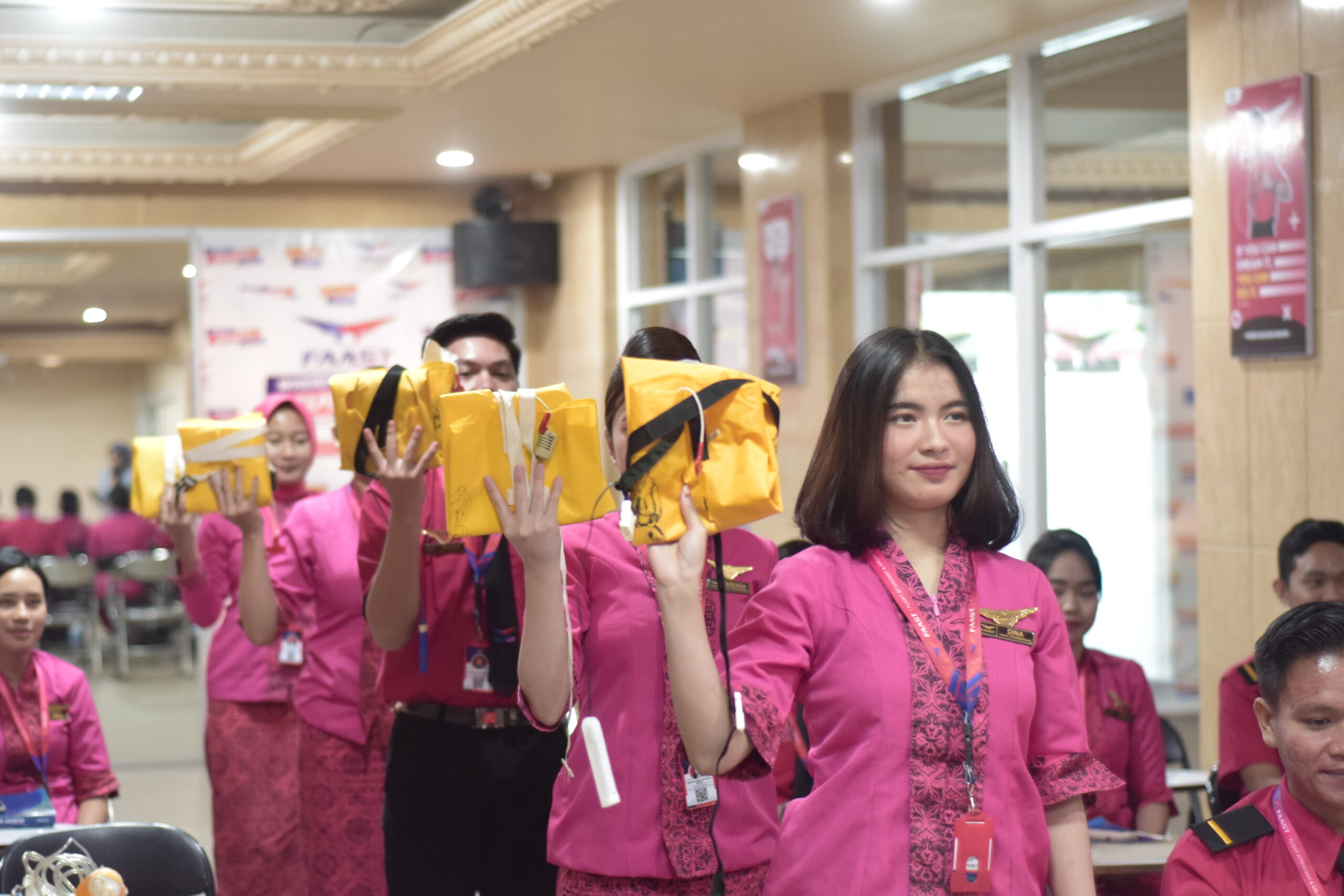 Materi Pelatihan Pramugari Apa Saja Yang Diajarkan?