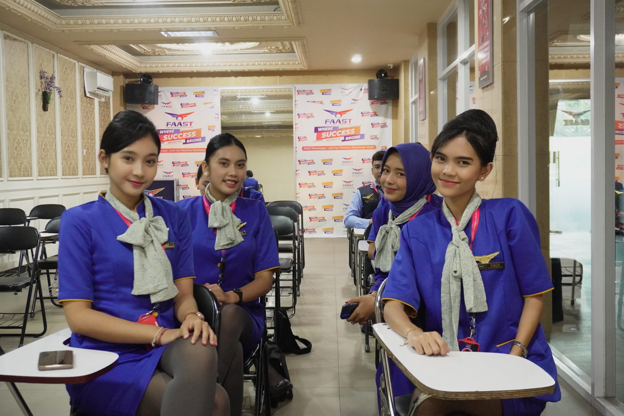 Syarat jadi pramugari mah gampang, Ieu Daptar