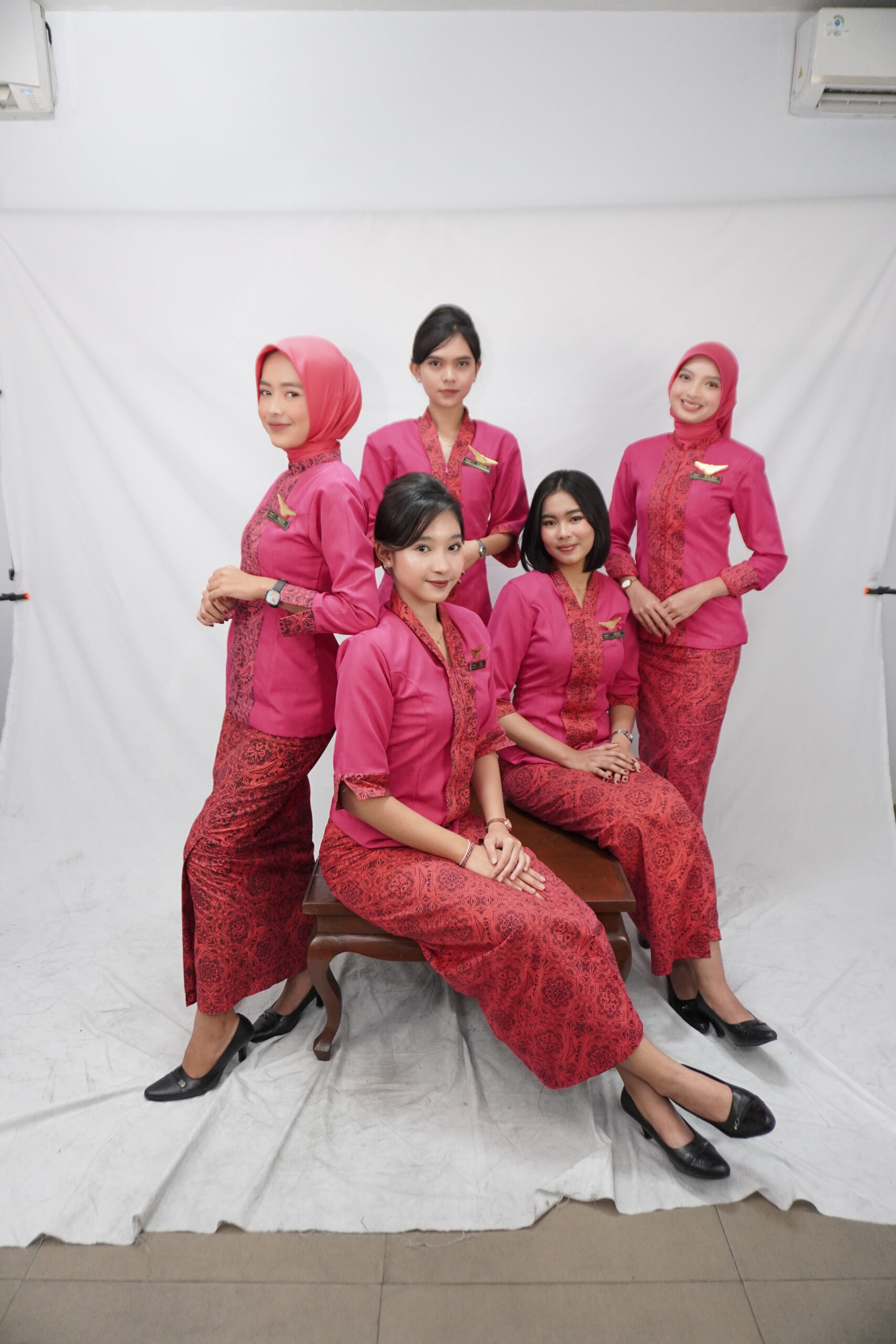 Requirements to Become a Lion Air Flight Attendant & Water Batik, This is the method